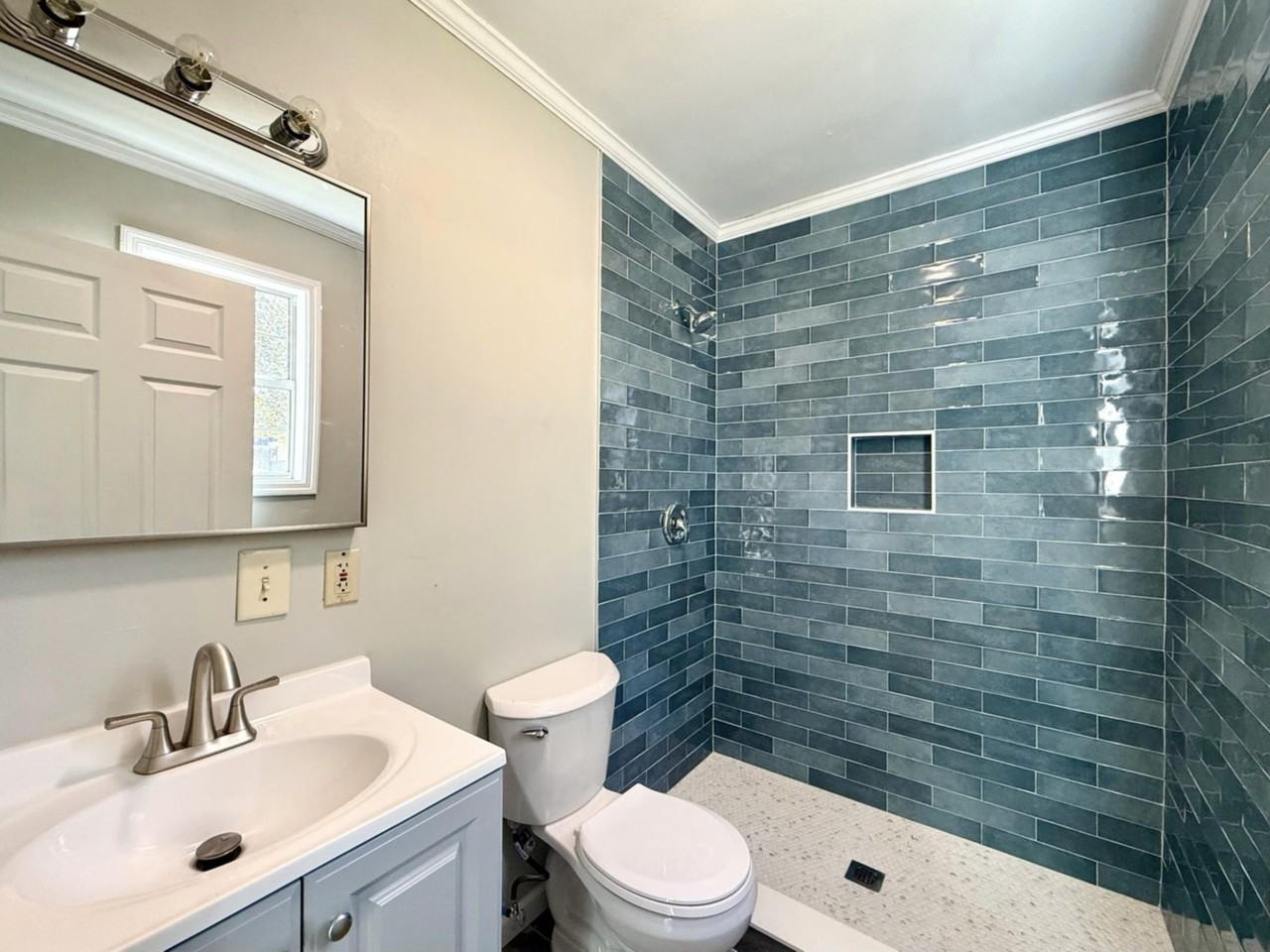 1618 Pinecrest Rd - Photo 4 of 10