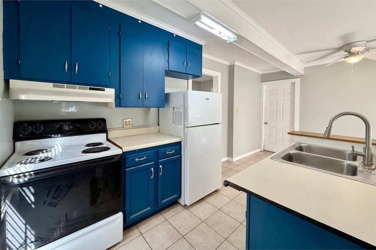 1618 Pinecrest Rd - Photo 6 of 10