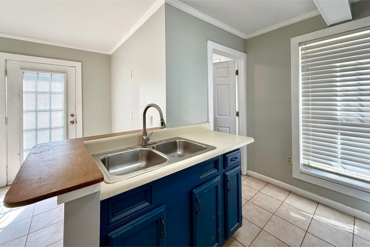 1618 Pinecrest Rd - Photo 7 of 10