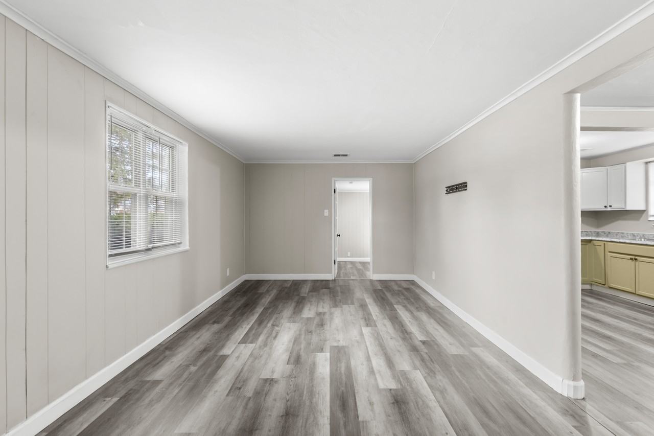540 Thurston Ave - Photo 5 of 23