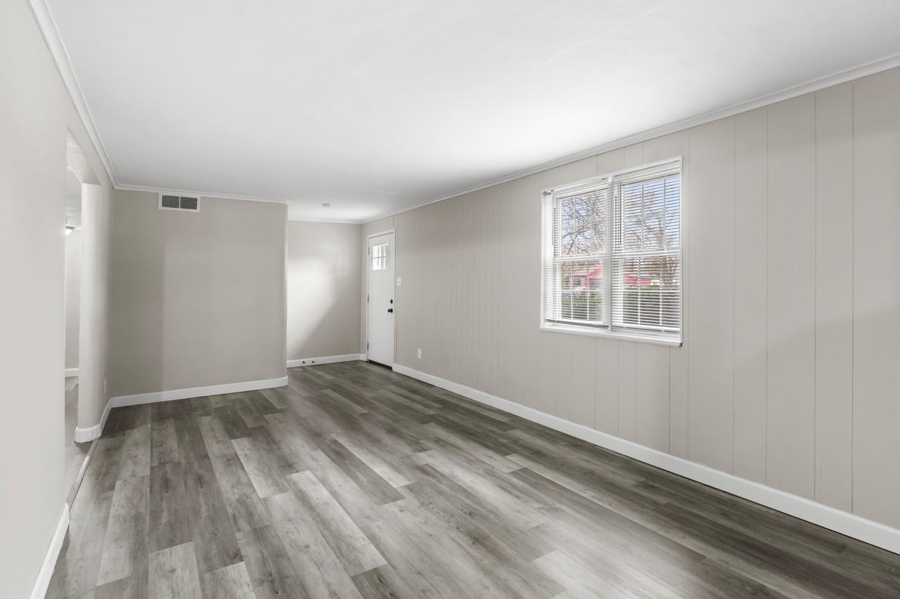 540 Thurston Ave - Photo 6 of 23