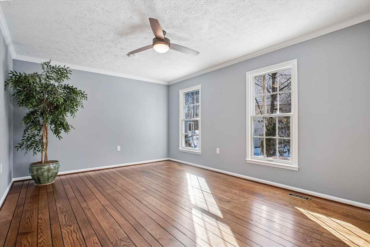 4623 University Dr - Photo 3 of 50