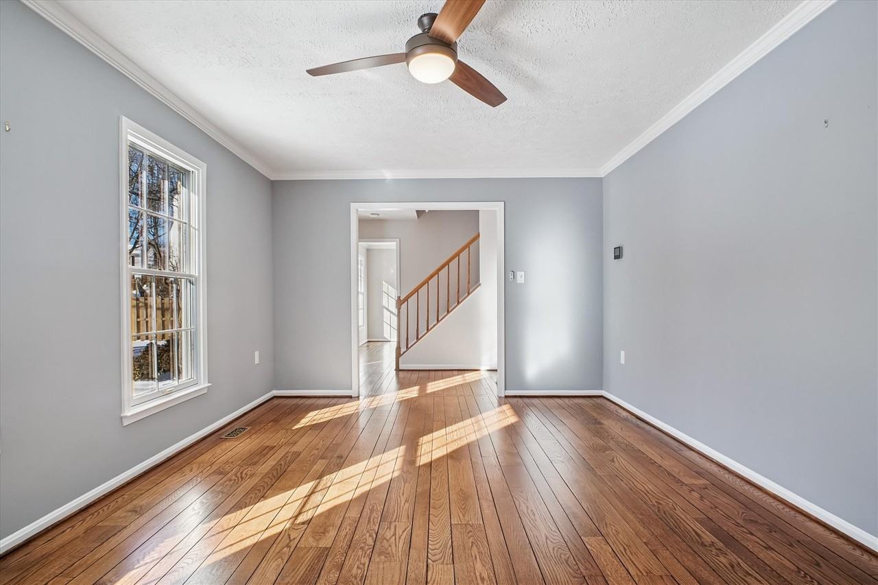 4623 University Dr - Photo 4 of 50