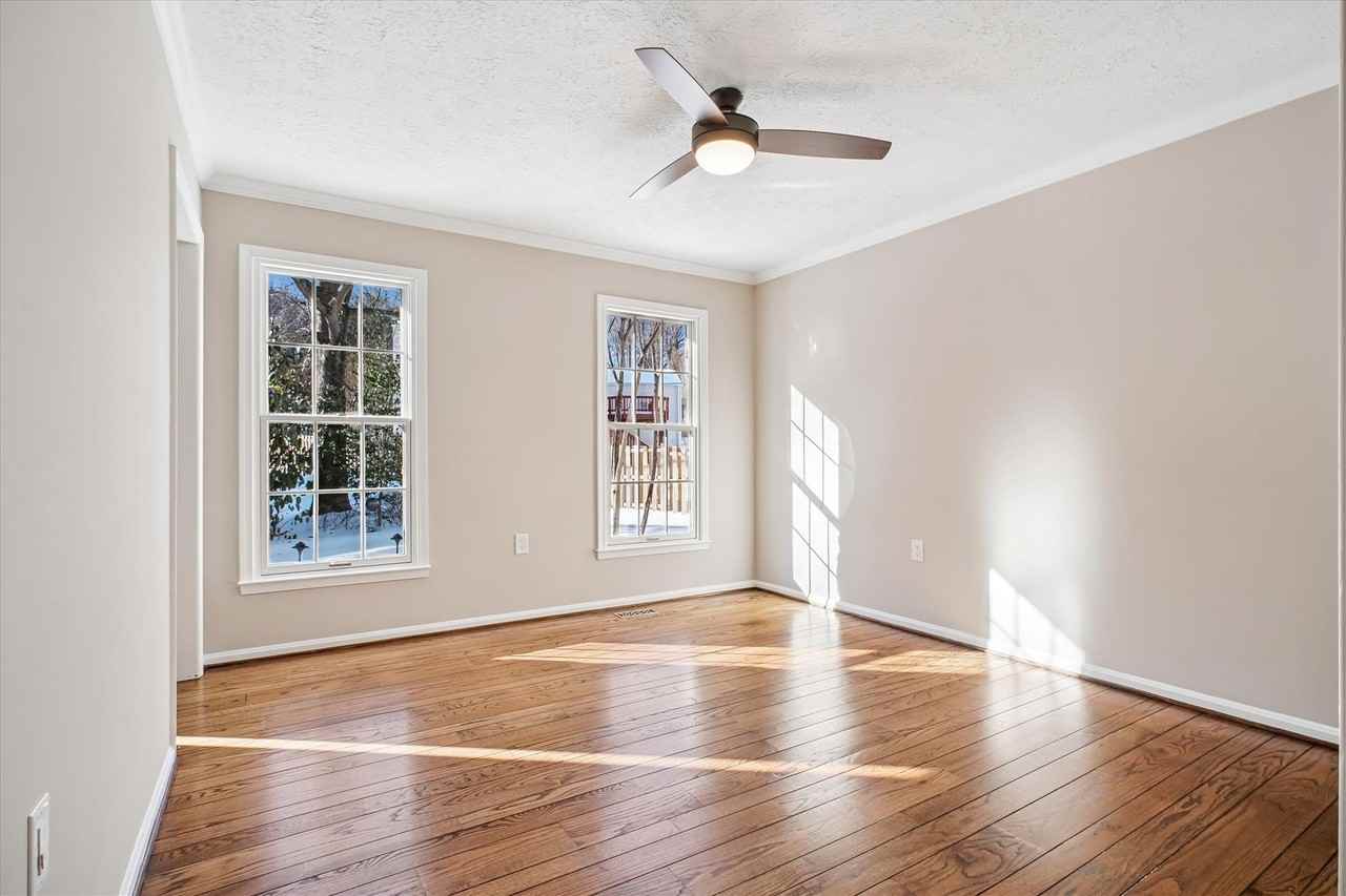 4623 University Dr - Photo 5 of 50