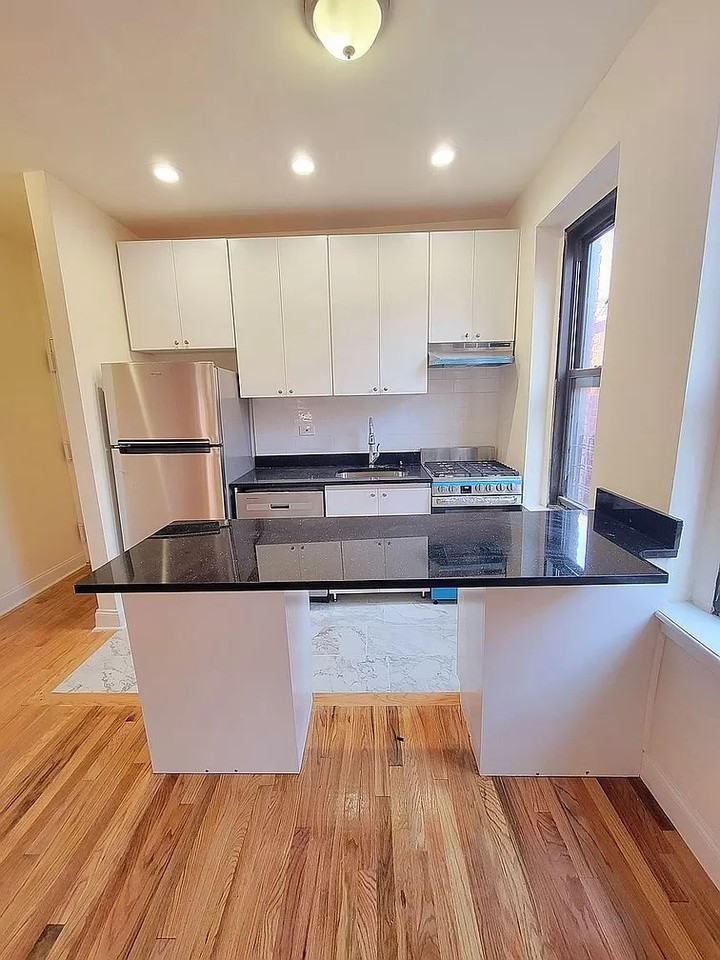 13224 Maple Ave #305 - Photo 2 of 9