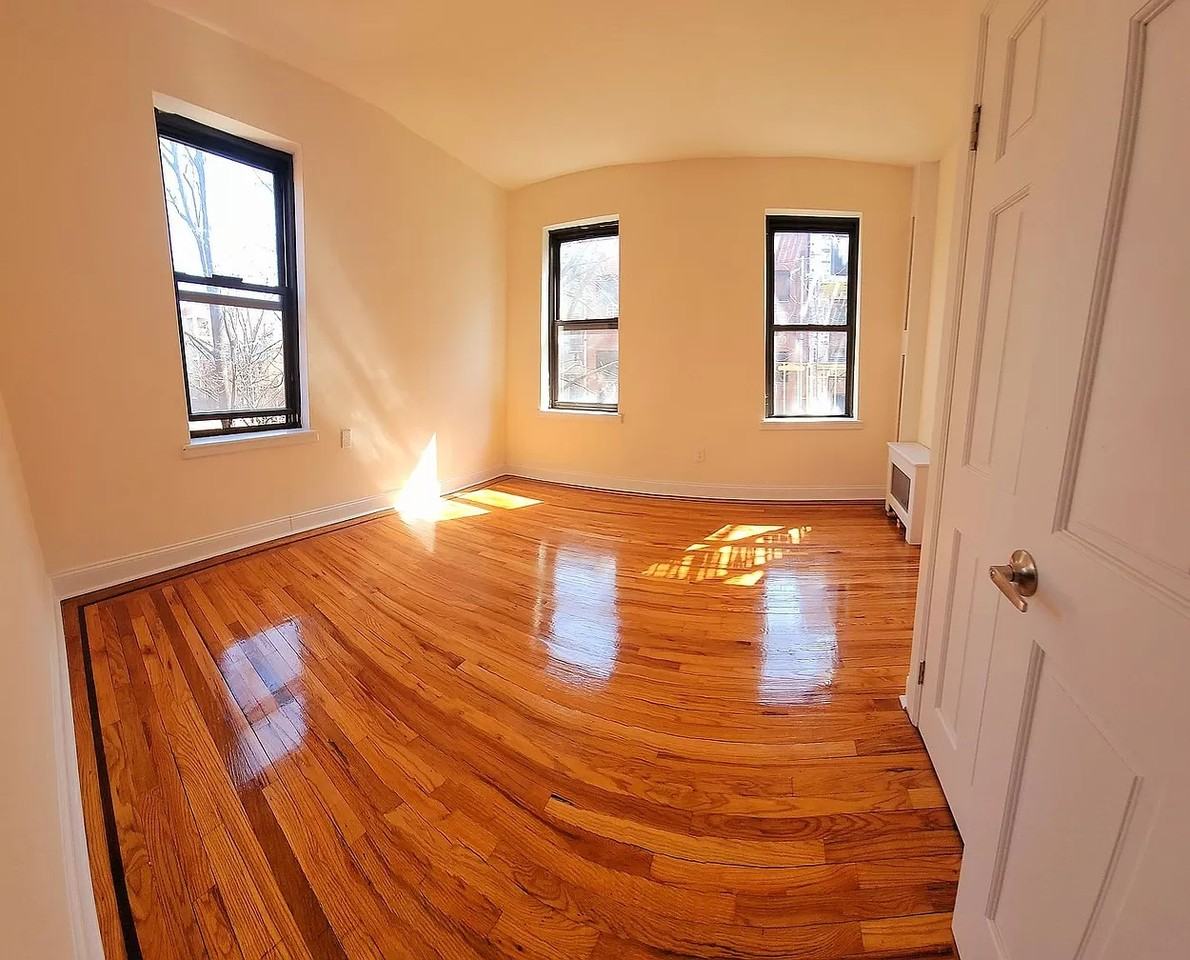 13224 Maple Ave #305 - Photo 3 of 9