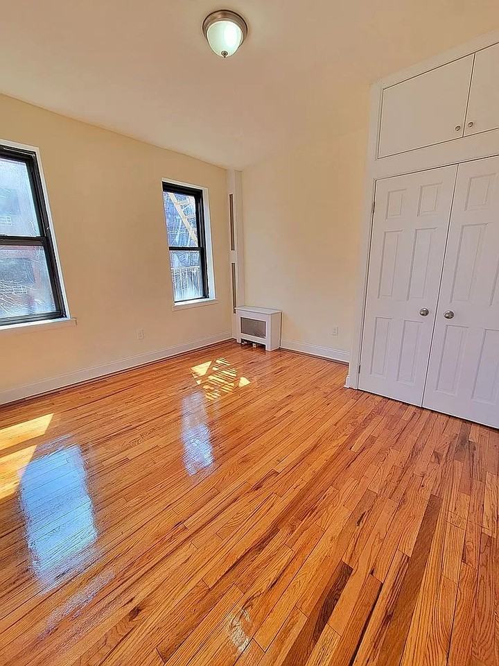 13224 Maple Ave #305 - Photo 4 of 9