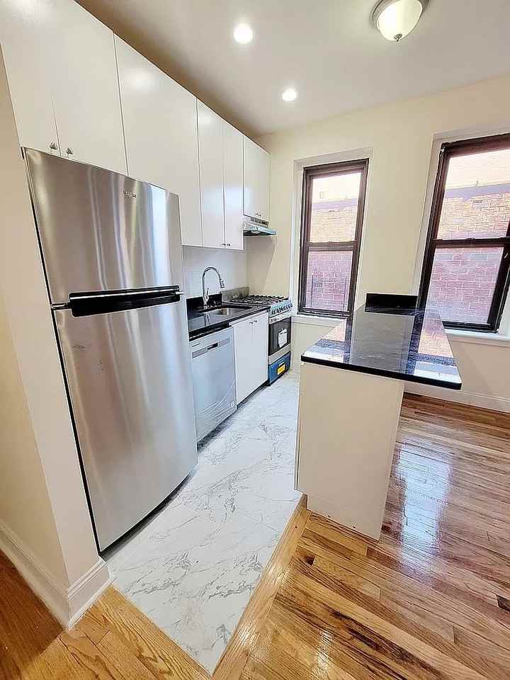 13224 Maple Ave #305 - Photo 5 of 9