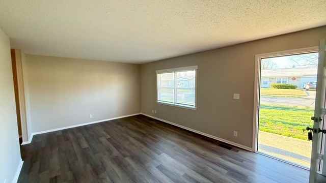 9148 Rochelle Dr - Photo 4 of 13