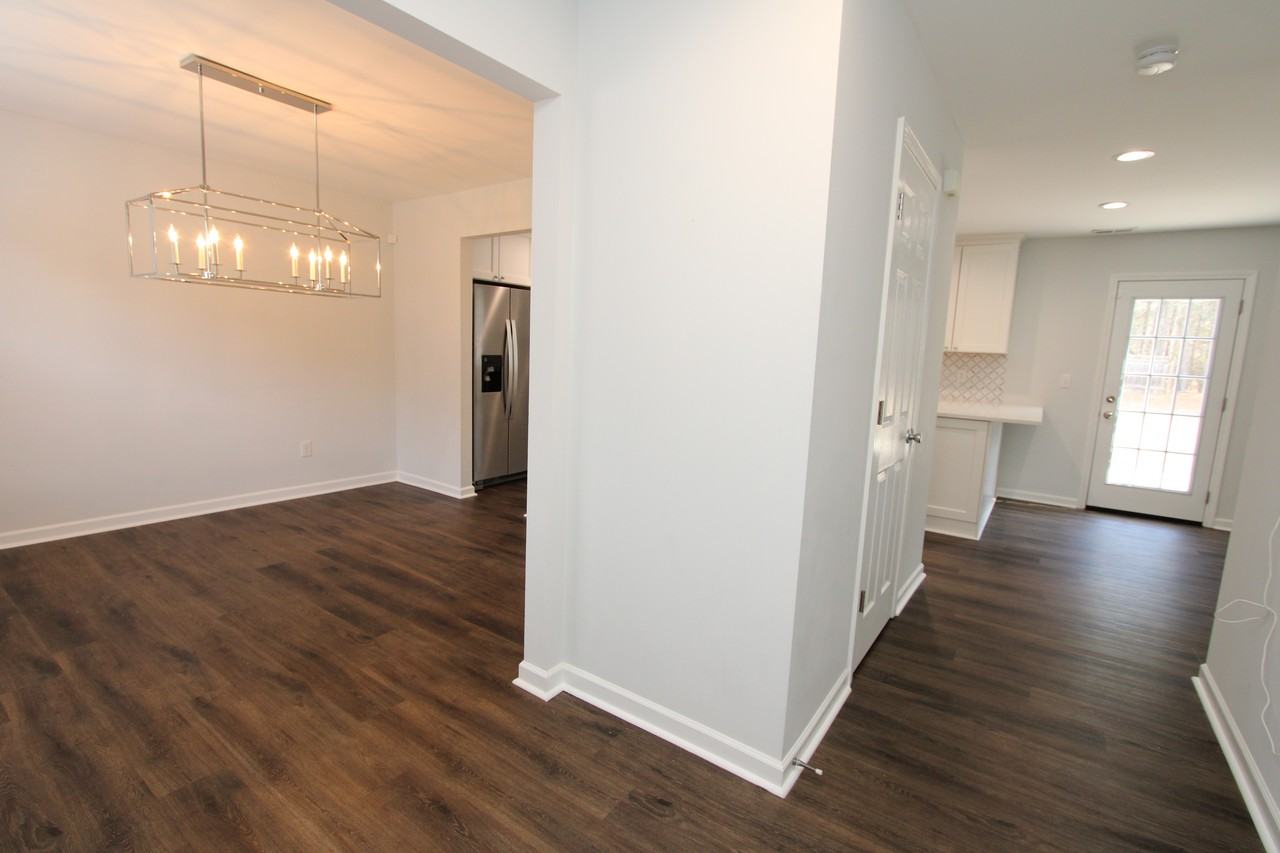 105 Sturminster Dr - Photo 2 of 47