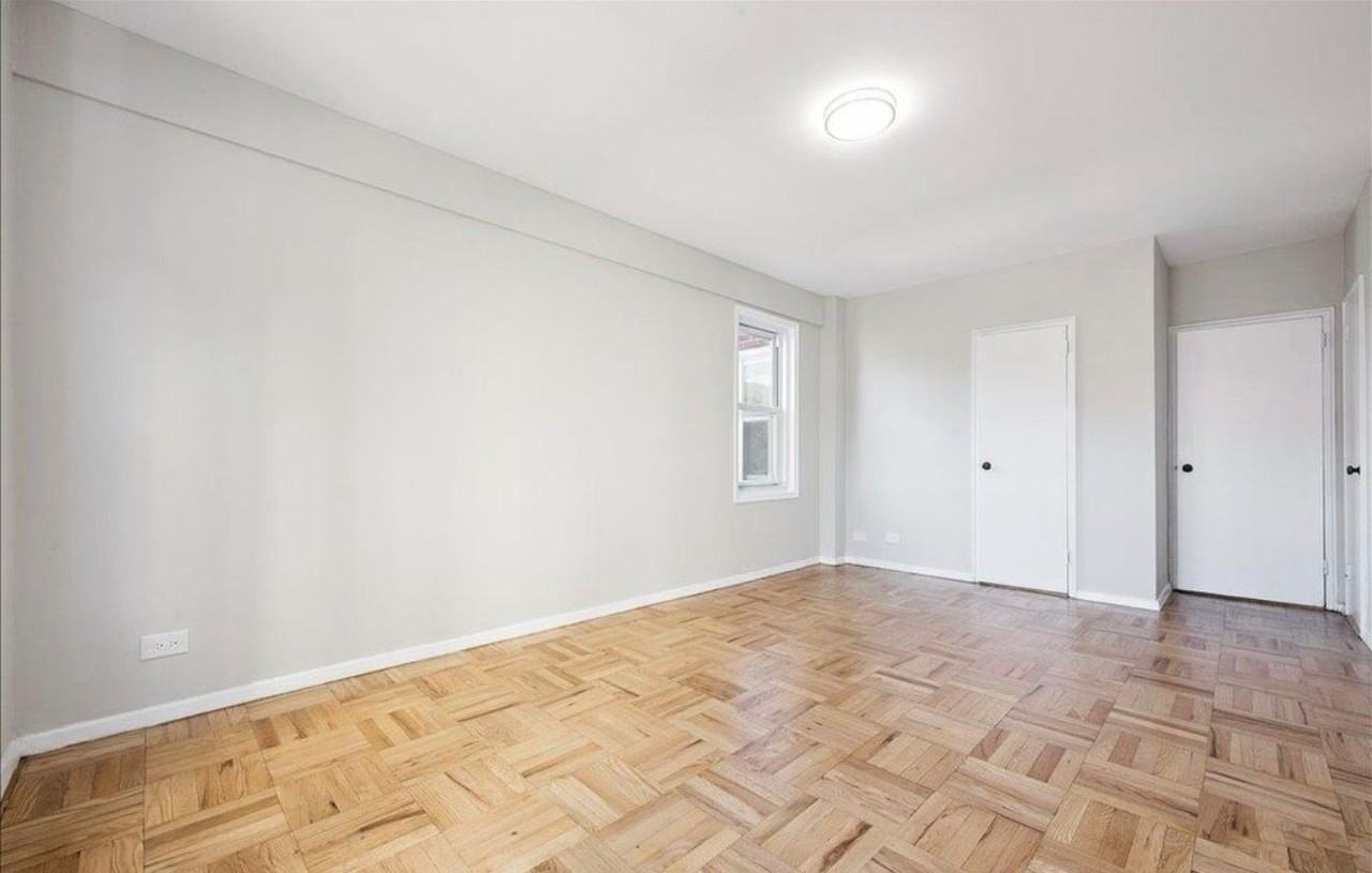 11045 Queens Blvd #6323 - Photo 7 of 9