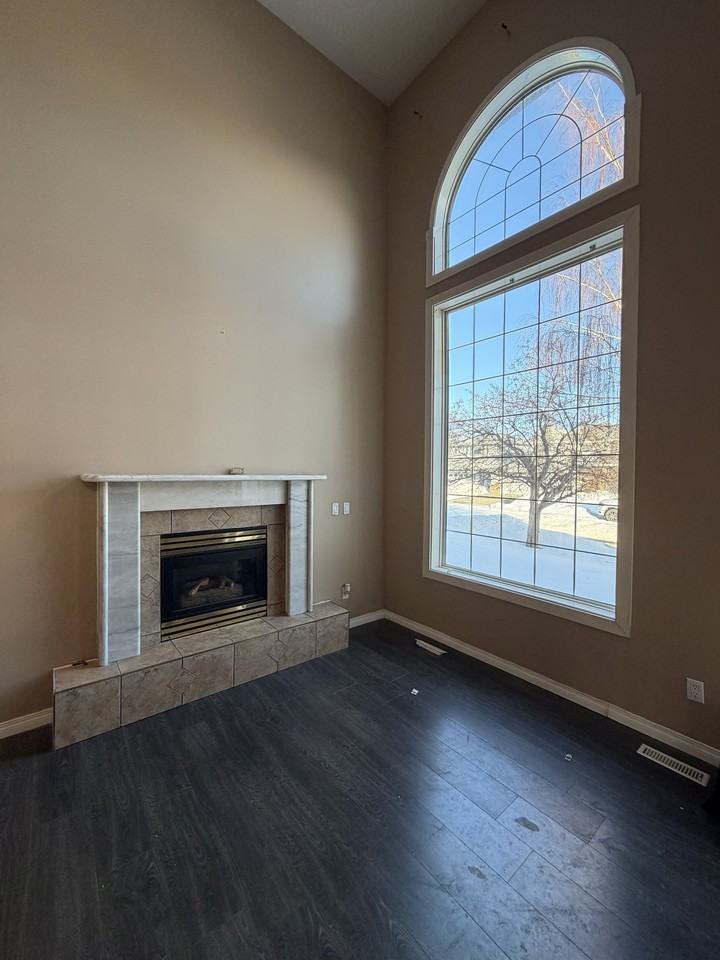 17812 103 St Nw - Photo 3 of 43