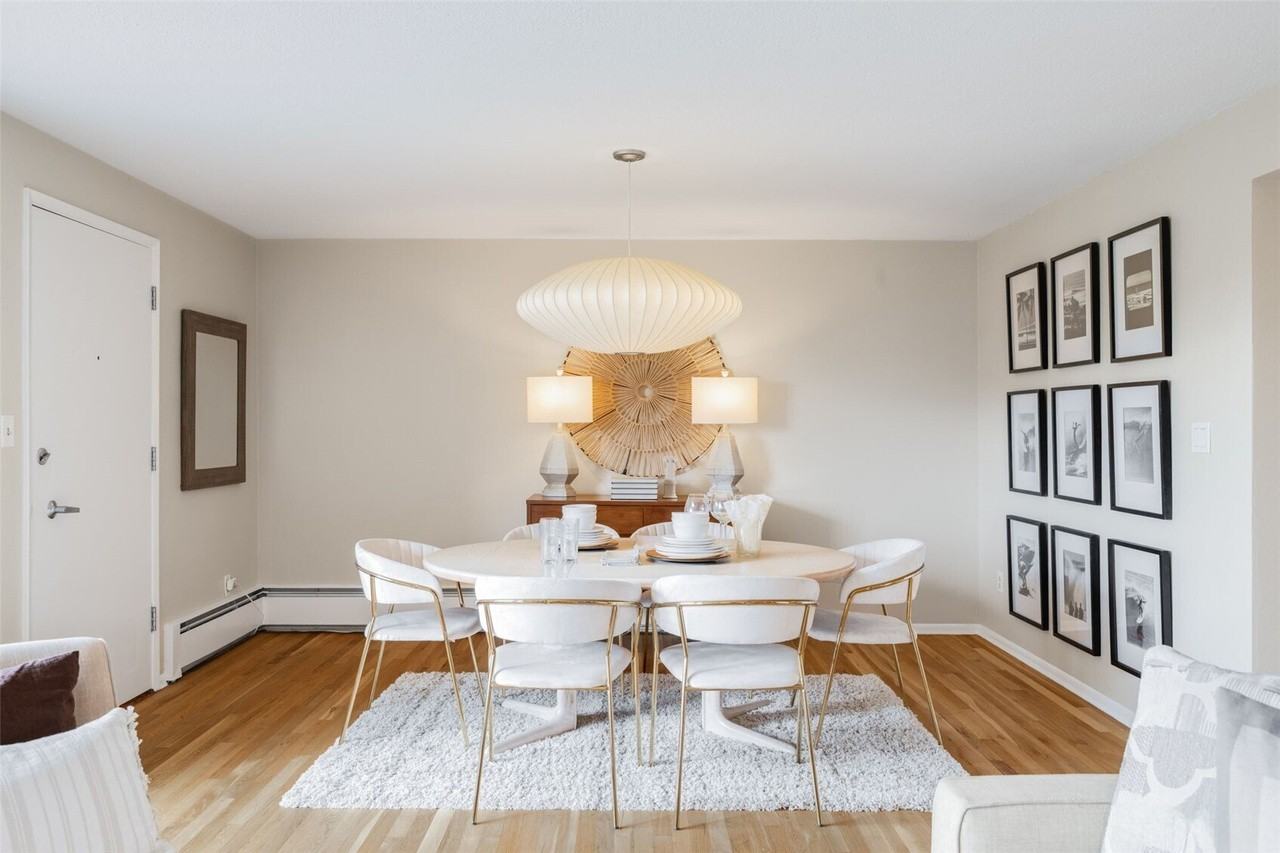 330 W Roy St - Photo 3 of 13