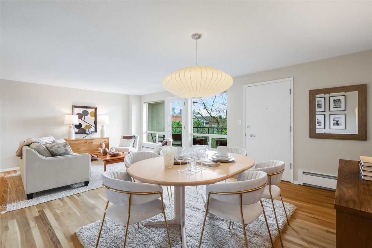 330 W Roy St - Photo 4 of 13