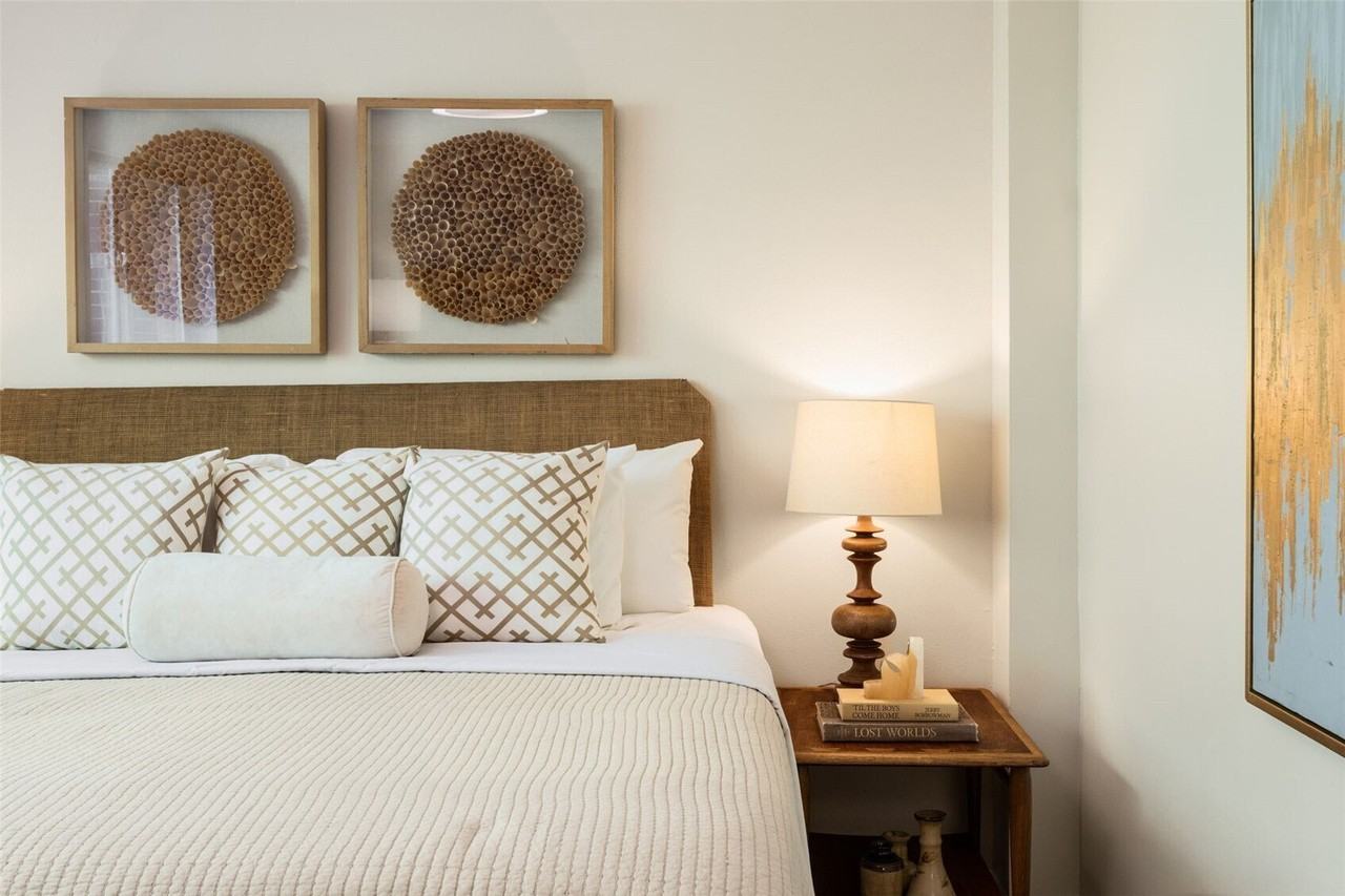 330 W Roy St - Photo 7 of 13