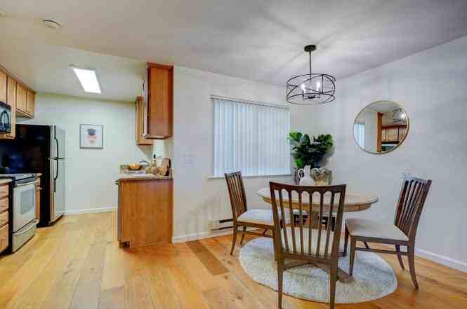 2250 Monroe St - Photo 4 of 12