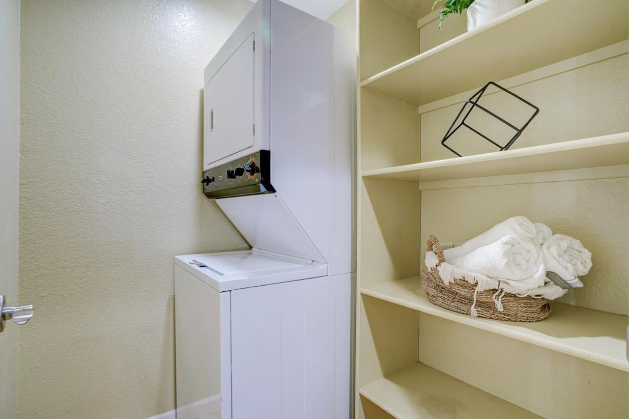 2250 Monroe St - Photo 5 of 12