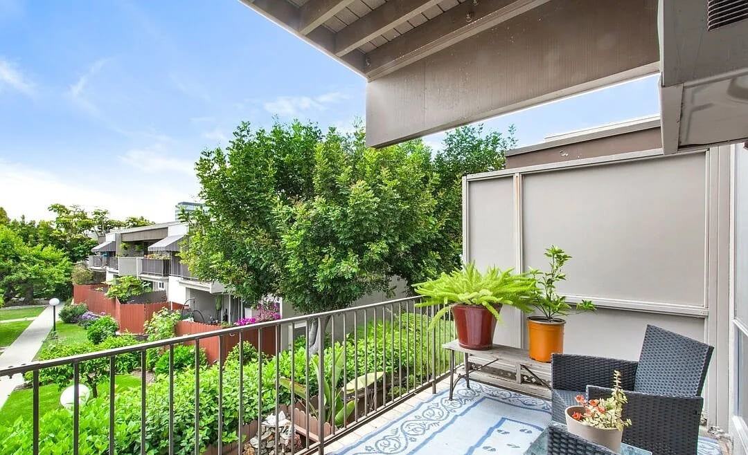 11120 Queensland St #D38