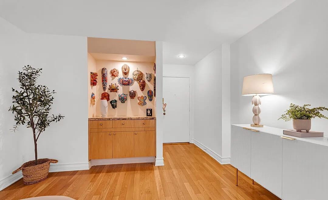 424 N Palm Dr #105 - Photo 3 of 12