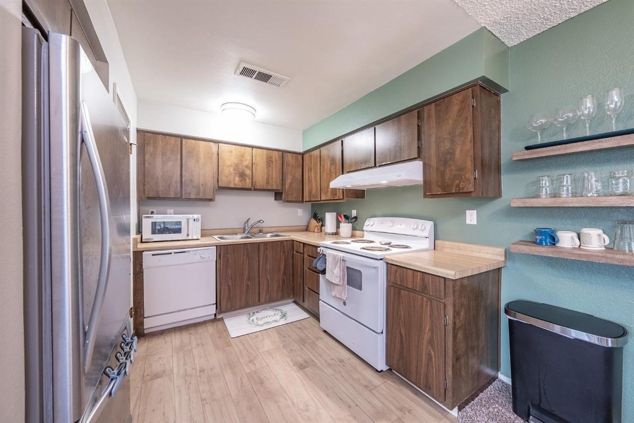 4504 N Valentine Ave #133 - Photo 5 of 11