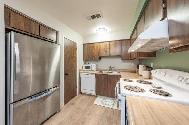 4504 N Valentine Ave #133 - Photo 6 of 11