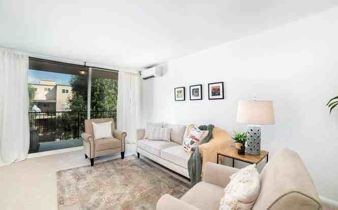 1115 Cordova St #311 - Photo 3 of 15