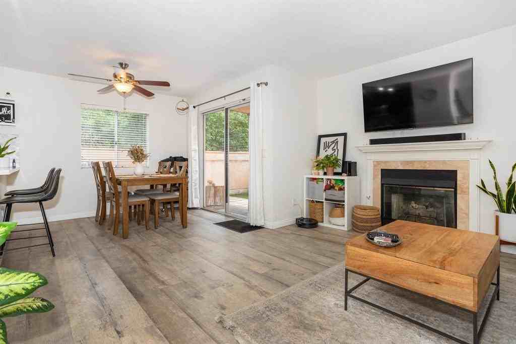 11317 Avenida De Los Lobos #F