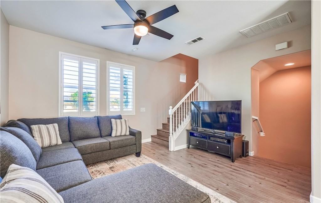 7010 Dorland St - Photo 6 of 15