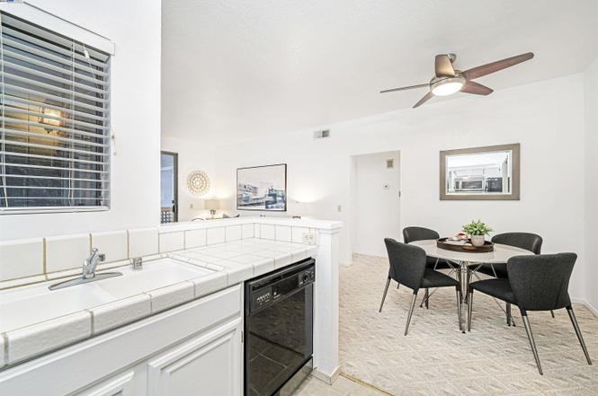 3674 Oakwood Ter #202 - Photo 5 of 15