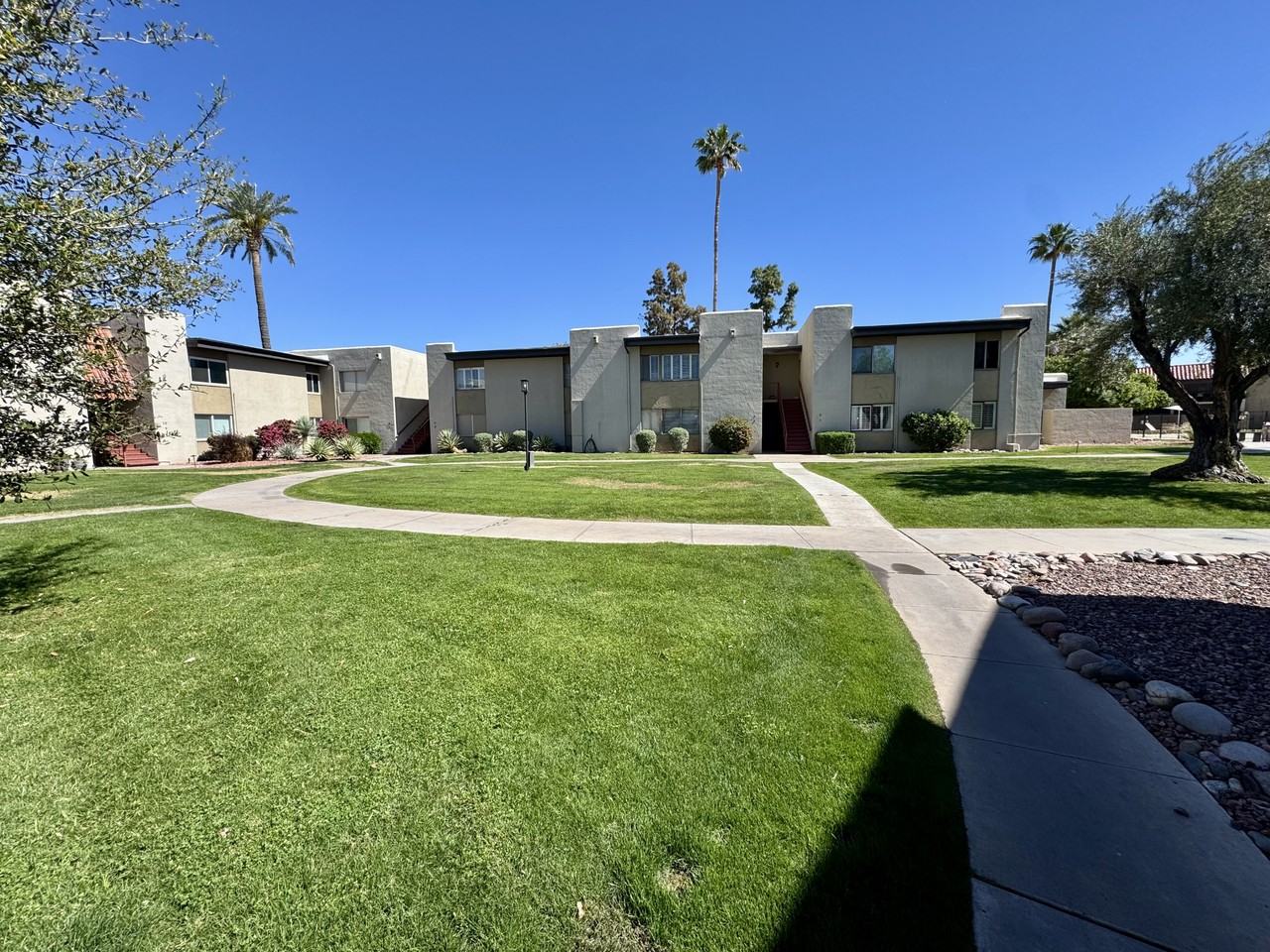 4201 E Camelback Rd #18 - Photo 3 of 4