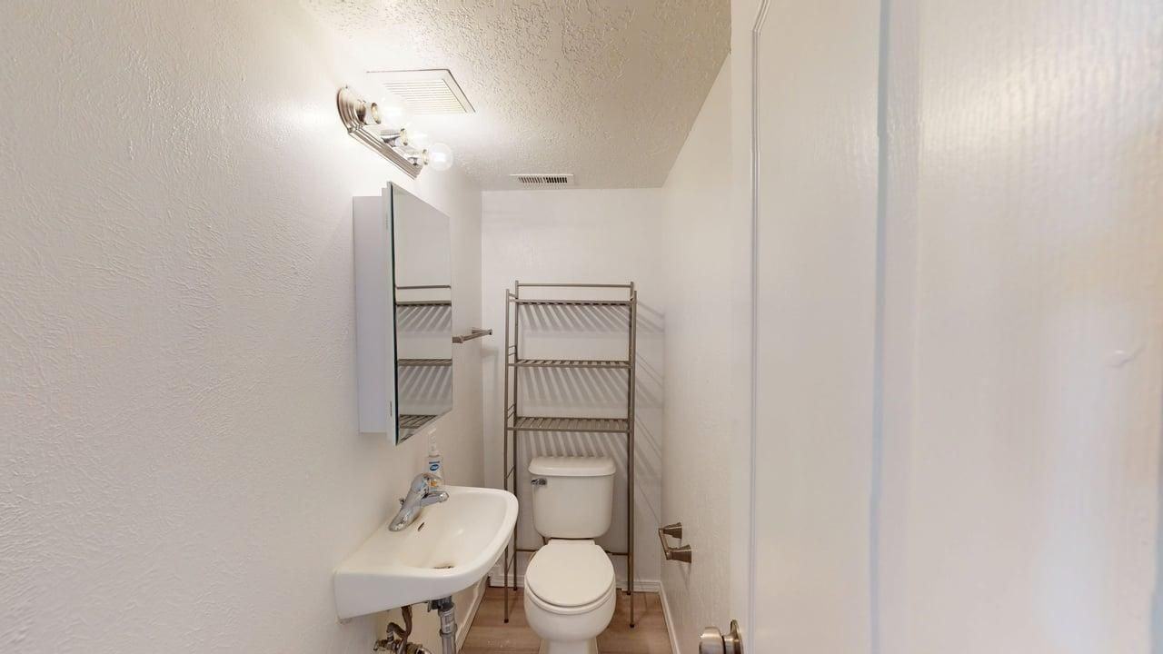 1105 Chelwood Park Blvd Ne - Photo 7 of 24