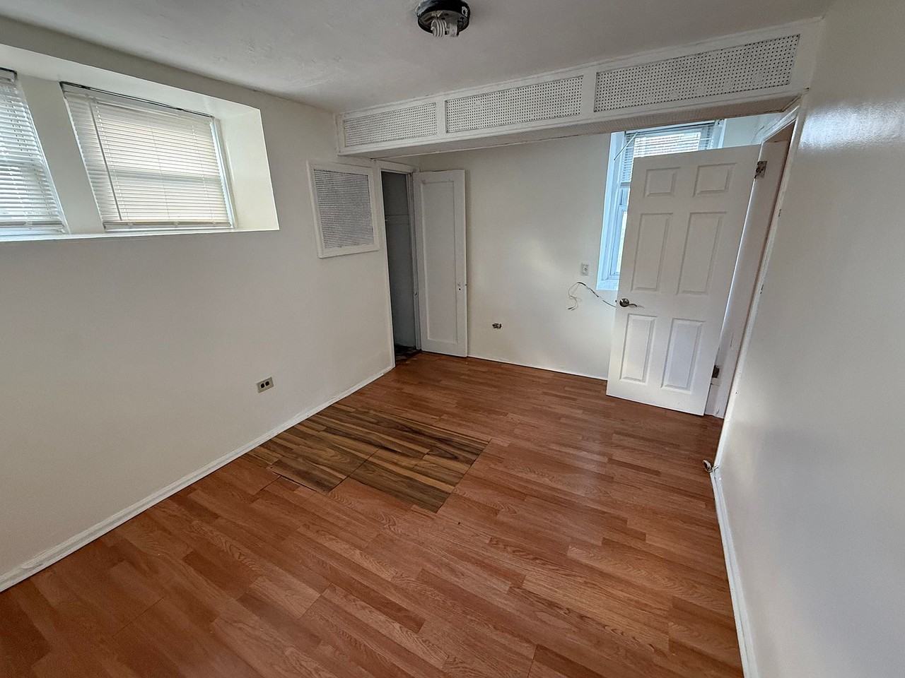 2530 Seymour Ave - Photo 4 of 8