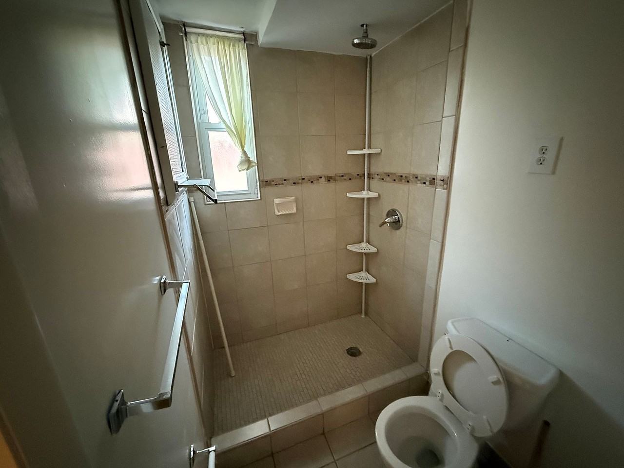 2530 Seymour Ave - Photo 7 of 8