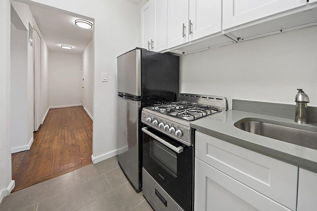 2630 Kingsbridge Ter #5HI - Photo 7 of 20