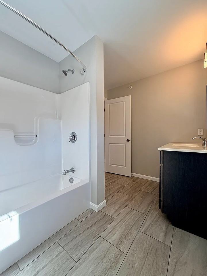 27 Jefferson St - Photo 6 of 14