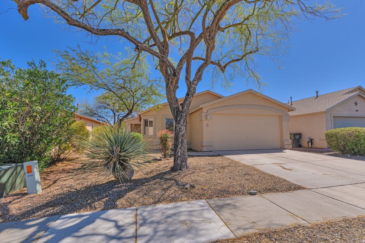 8421 S Burien Rd - Photo 2 of 25