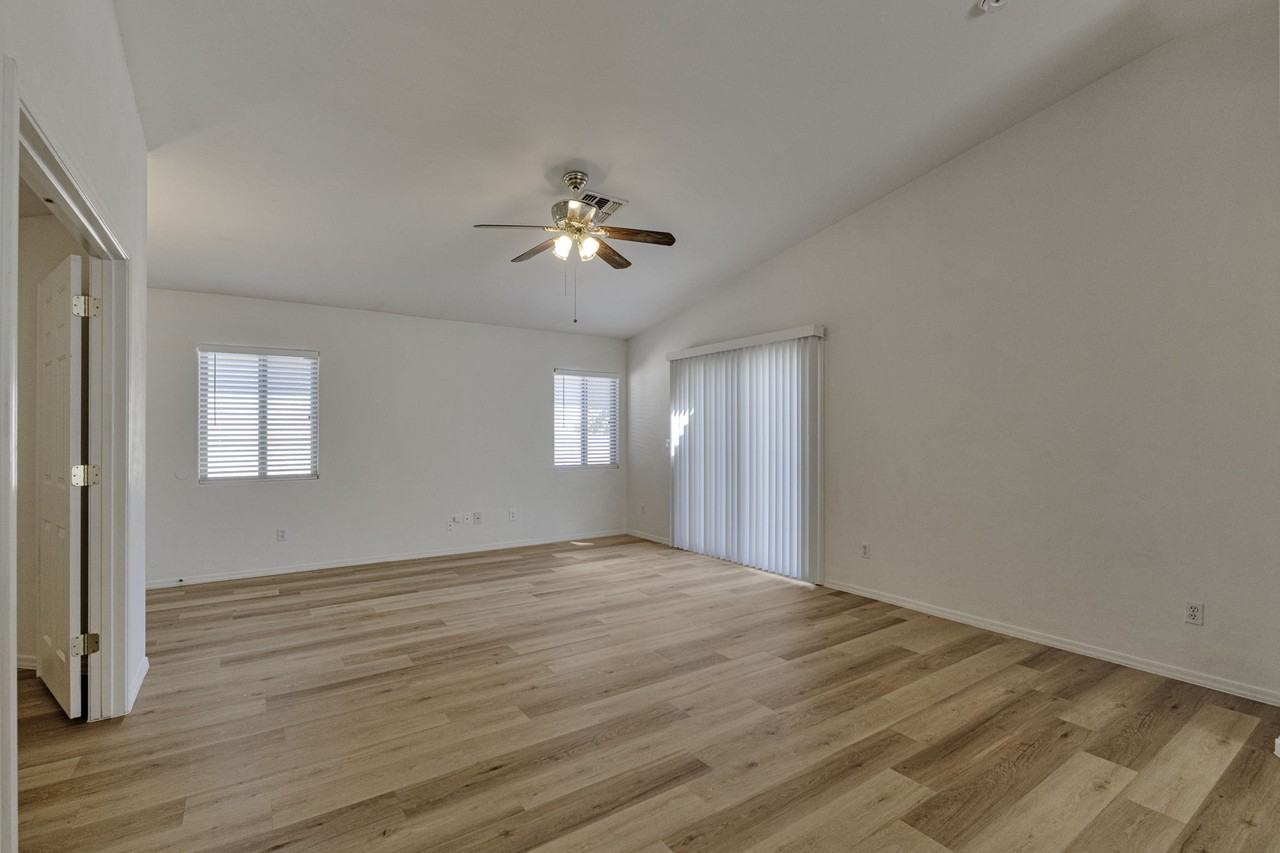 8421 S Burien Rd - Photo 7 of 25