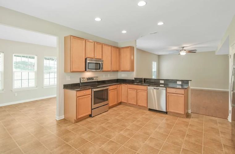 3433 Ashley View Dr - Photo 3 of 10