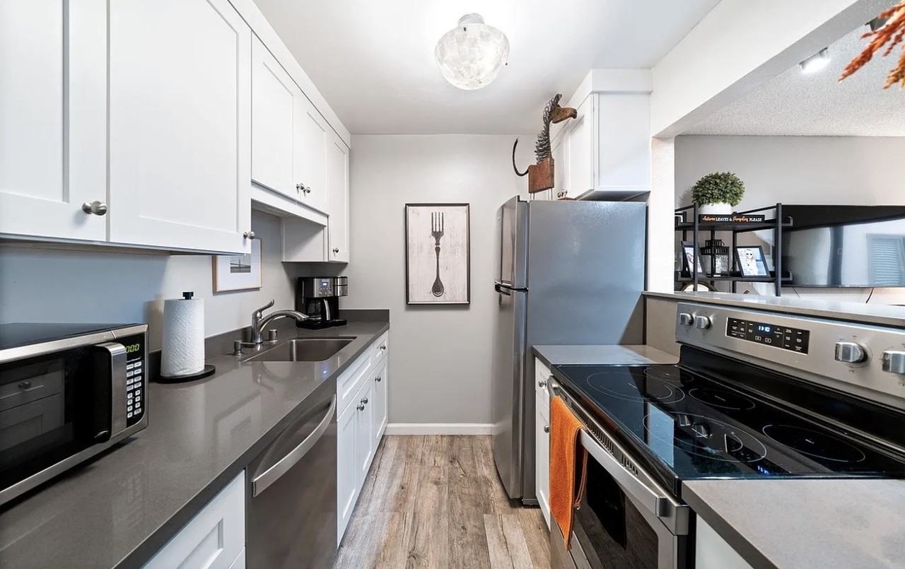 320 N Civic Dr #407 - Photo 2 of 11