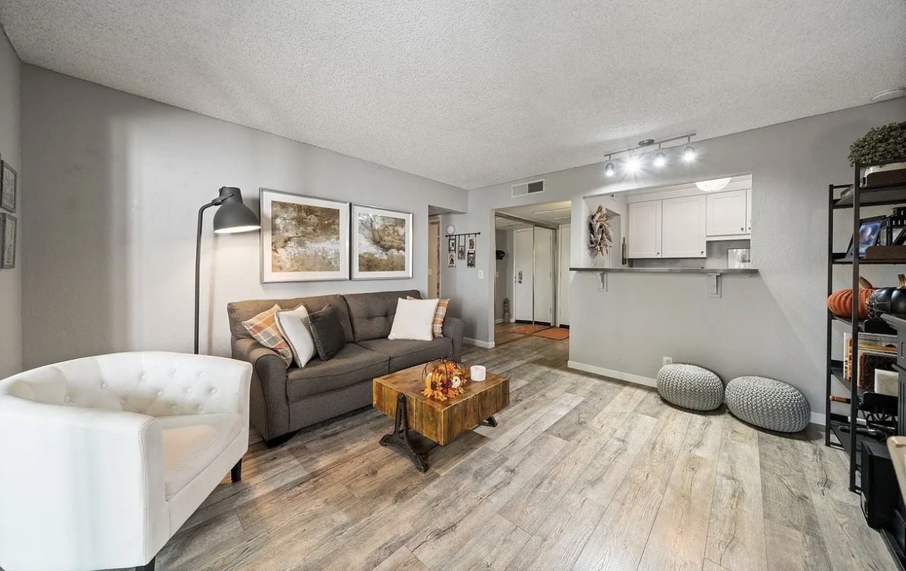 320 N Civic Dr #407 - Photo 4 of 11