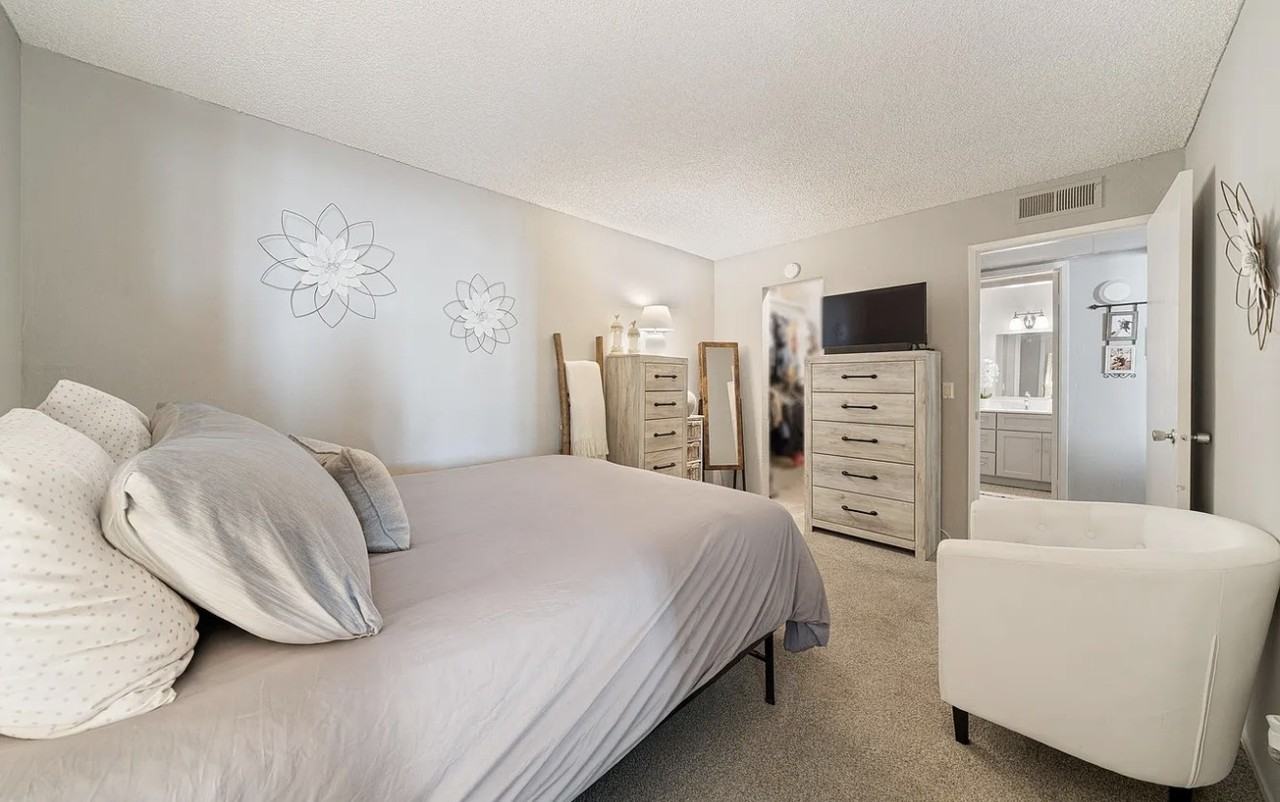 320 N Civic Dr #407 - Photo 5 of 11