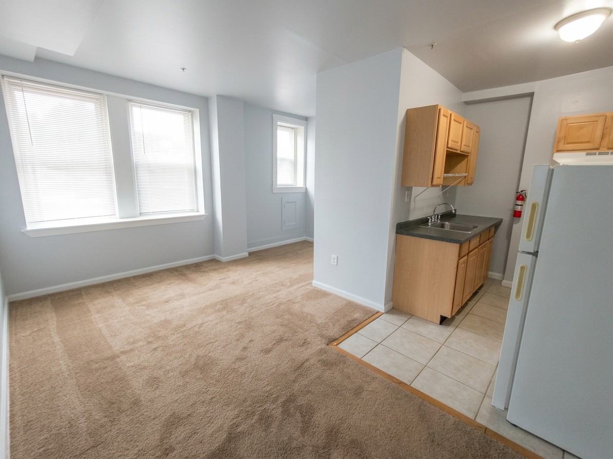 307 Dolphin St #1B - Photo 2 of 11