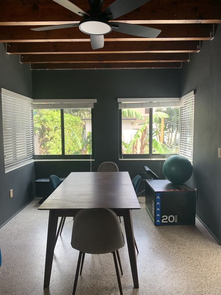 1975 Sw 17th Ct - Photo 5 of 19