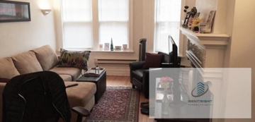 featured image of 916 Green Bay Rd