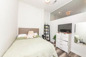 featured image of 2317 N Clark St #312
