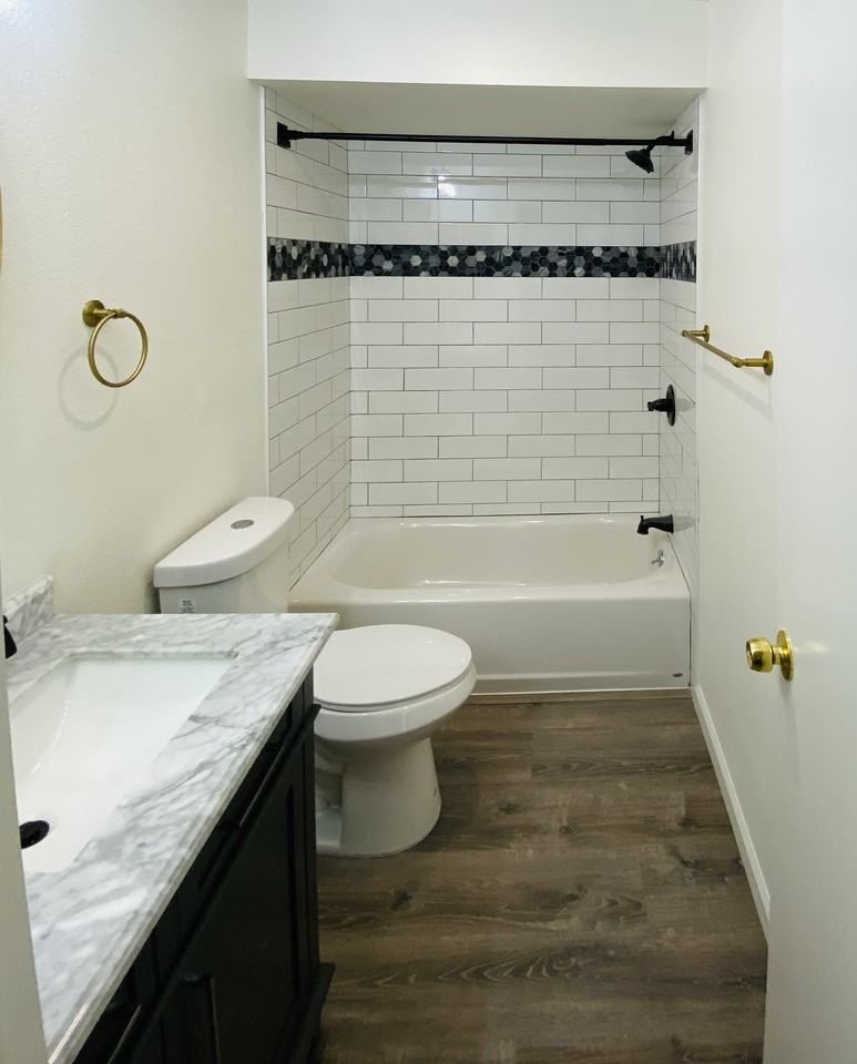 10402 Boulder Ct - Photo 3 of 11