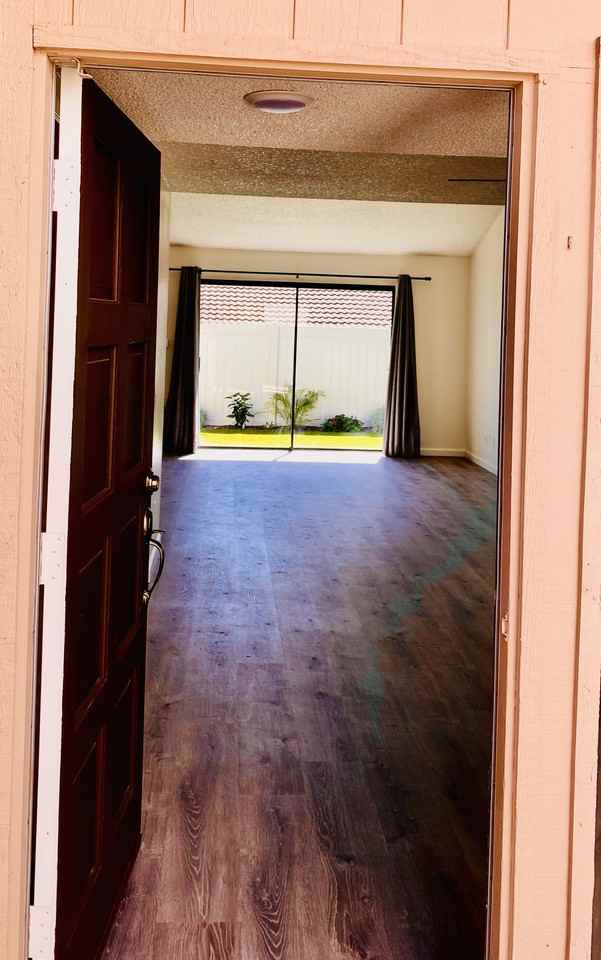 10402 Boulder Ct - Photo 6 of 11