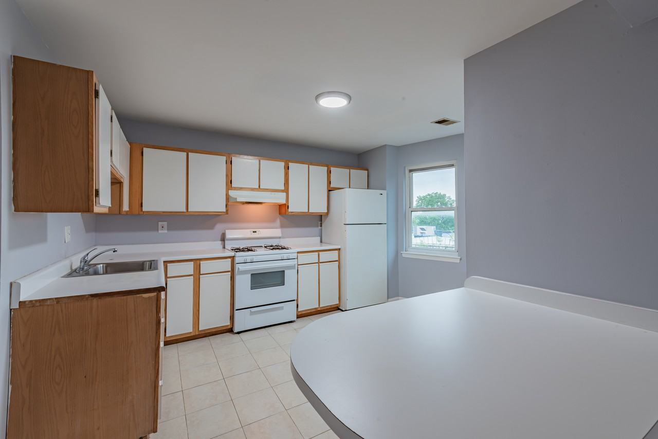 104 N Graham St #3 - Photo 2 of 16