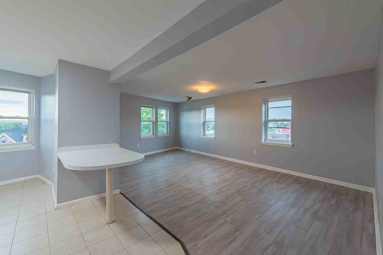 104 N Graham St #3 - Photo 5 of 16