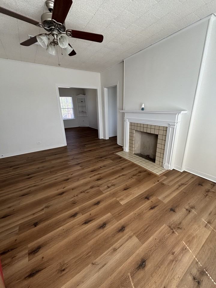 1821 Sanger Ave #D - Photo 3 of 9